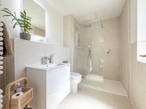 En-suite 1