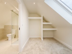 Dressing area to bedroom 1